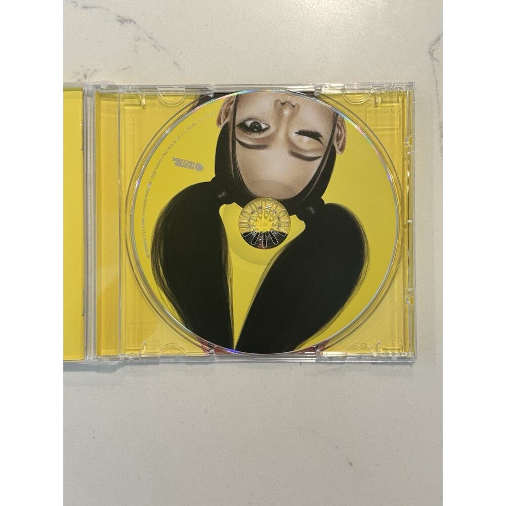 BELLA POARCH DOLLS EP CD W/ SIGNED ART CARD AUTOGRAPH #8 - Picture 5 of 7